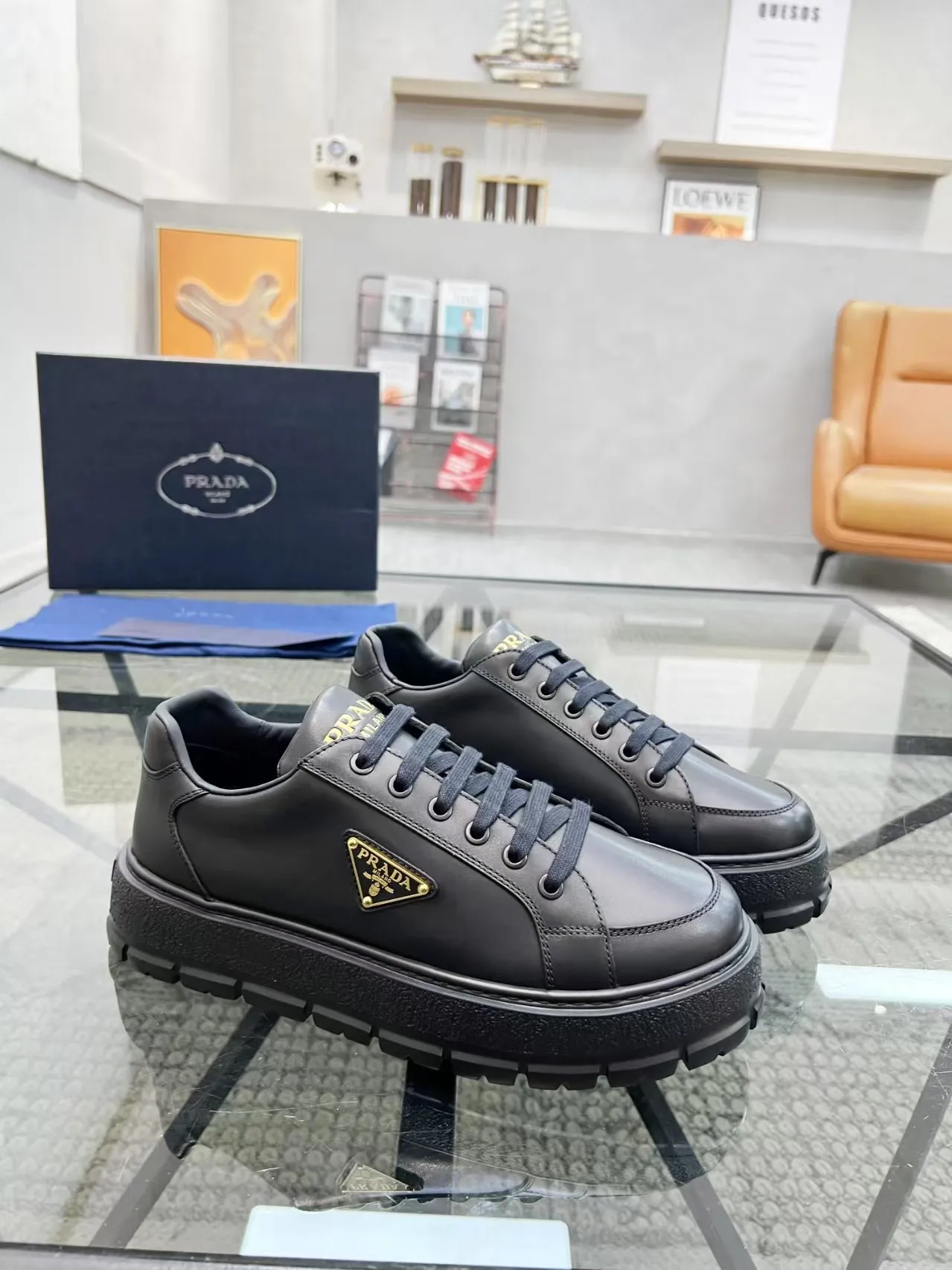 Men's Men's Shoes 💰440 [New Style] 🎍🎍Prada Prada's new men's leather sneakers, the highest version on the market, any comparison is welcome🆚! The original leather has excellent texture and is super high-end! Fetal sheep net lining imported from Italy, removable pad! Luxurious materials and fine workmanship, highly recommended! Code: 38-44 (45 can be customized